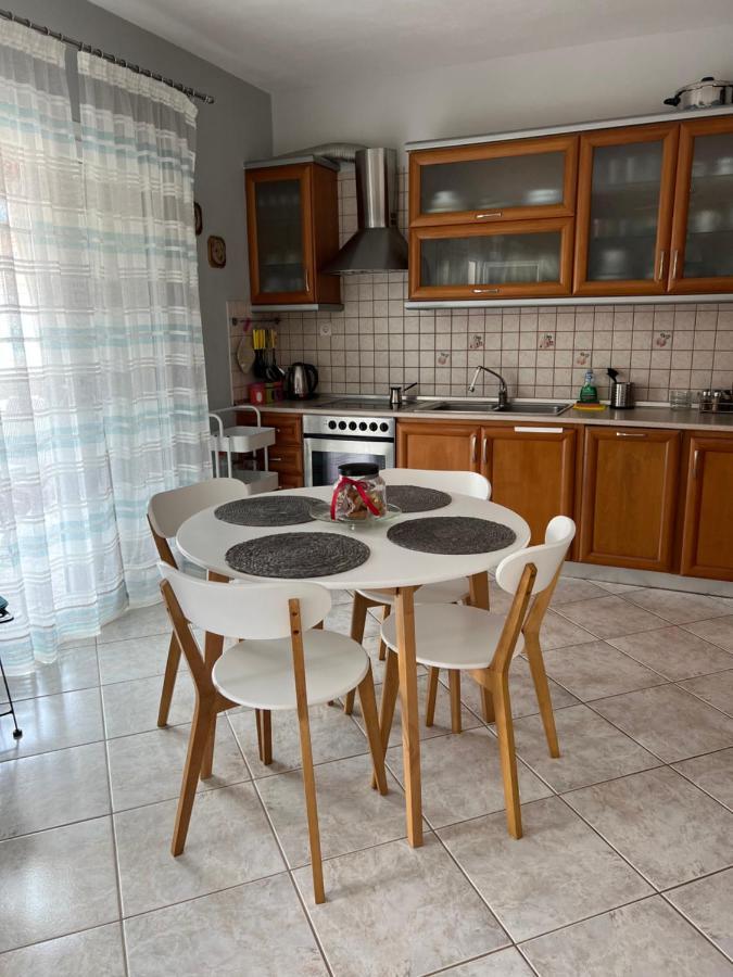 Apartment Efi Néa Péramos Buitenkant foto
